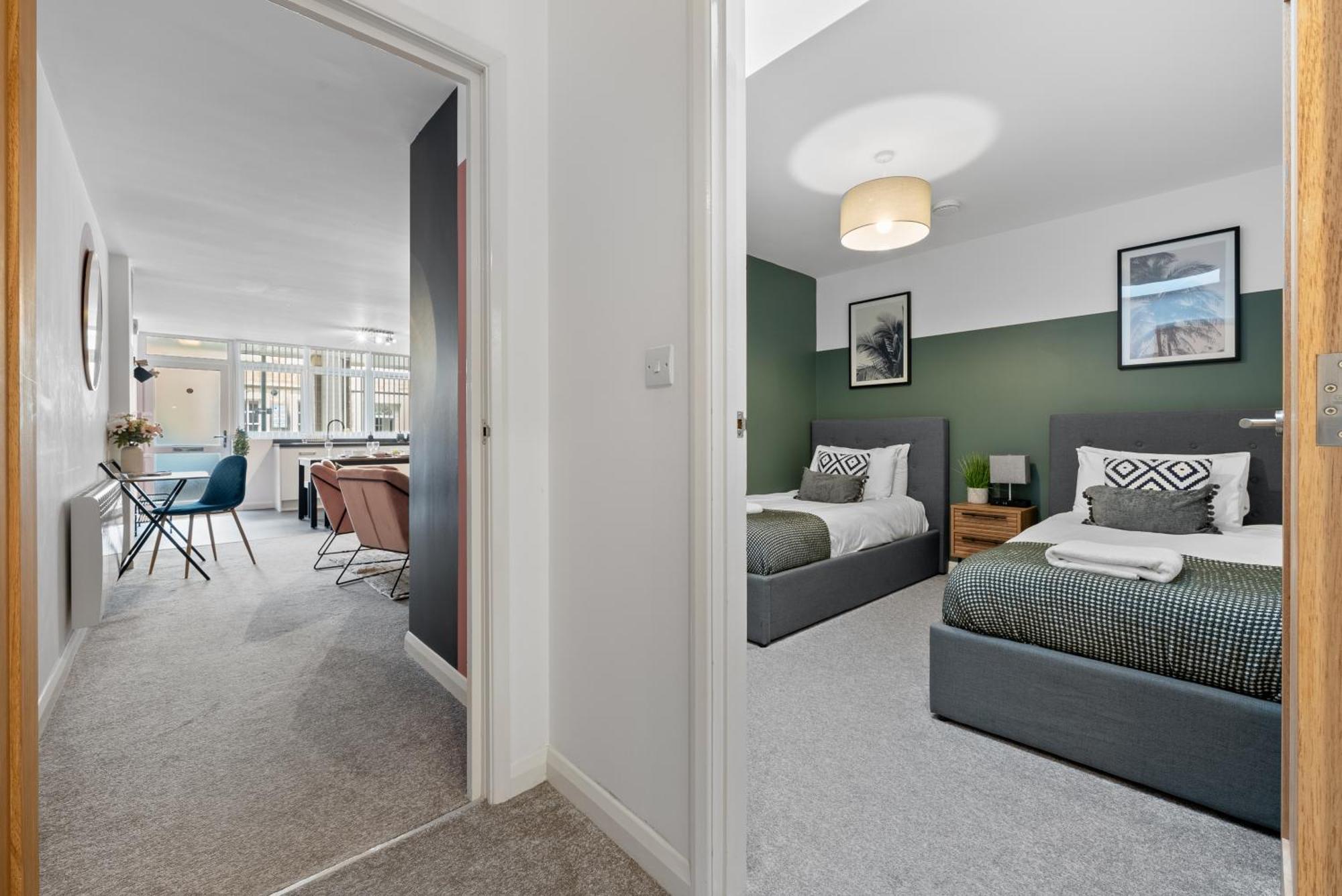 Glevum Lodge - 2 Bedroom Town Centre Apartment سيرنسيستر المظهر الخارجي الصورة